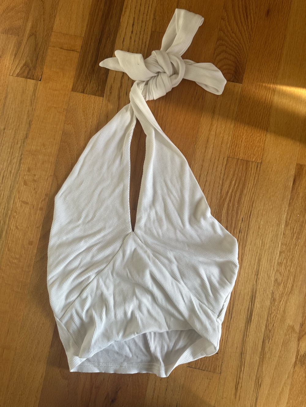ILLA ILLA White Ribbed Halter Knot-Back Camisole